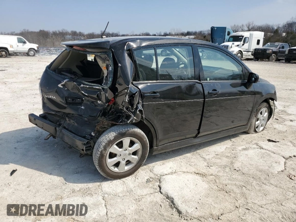 2011 Nissan Versa SL z VIN 3N1BC1CP8BL405823, wystawiony jako Copart lot #49011985 z przebiegiem 116 060 mil mil oraz Szkoda całkowita • Salvage title. Historia ofert i sprzedaży dostępna na DreamBid. Obrazek 3.