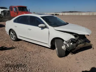 2015 Volkswagen Passat SEL Premium z VIN 1VWCV7A33FC046538, wystawiony jako Copart lot #57915835 z przebiegiem 155 443 mil mil oraz Szkoda całkowita • Salvage title. Historia ofert i sprzedaży dostępna na DreamBid. Obrazek 4.