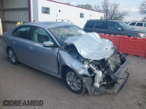 2015 Volkswagen Jetta SE with VIN 3VWD17AJ9FM274069, listed as a IAAI auction lot 42103263 with 76,984 mi miles and . Bid and sale history available at DreamBid. Image 1.