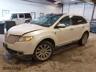 2015 Lincoln MKX with VIN 2LMDJ8JK8FBL34295, listed as a IAAI auction lot 41092708 with 88,840 mi miles. Bid and sale history available at carsss.com. Image 17.