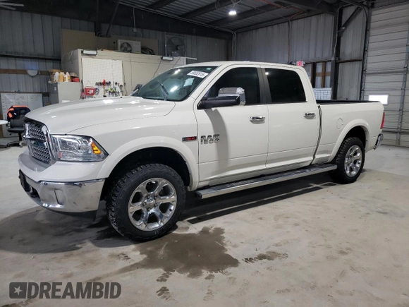 2016 Ram 1500 Laramie z VIN 1C6RR7VM5GS325623, wystawiony jako Copart lot #55852815 z przebiegiem 112 244 mil mil oraz Czysty tytuł • Clean title. Historia ofert i sprzedaży dostępna na DreamBid. Obrazek 1.