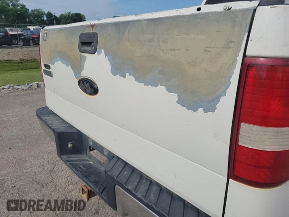 2006 Ford F-150 XLT z VIN 1FTRW14W86KB70923, wystawiony jako IAAI lot #42852626 z przebiegiem 126 037 mil mil oraz . Historia ofert i sprzedaży dostępna na DreamBid. Obrazek 29.