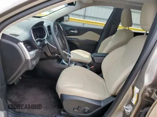 2017 Jeep Cherokee Latitude z VIN 1C4PJLCB3HW502519, wystawiony jako Copart lot #56926335 z przebiegiem 47 549 mil mil oraz Szkoda całkowita • Salvage title. Historia ofert i sprzedaży dostępna na DreamBid. Obrazek 7.