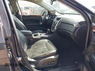2012 Cadillac SRX Performance Collection z VIN 3GYFNEE31CS569555, wystawiony jako IAAI lot #41919585 z przebiegiem 126 991 mil mil oraz . Historia ofert i sprzedaży dostępna na DreamBid. Obrazek 5.