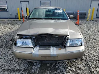 2004 Mercury Grand Marquis GS with VIN 2MEFM74W44X659047, listed as a Copart auction lot 75977484 with 194,834 mi miles and Non Repairable. Bid and sale history available at carsss.com. Image 5.