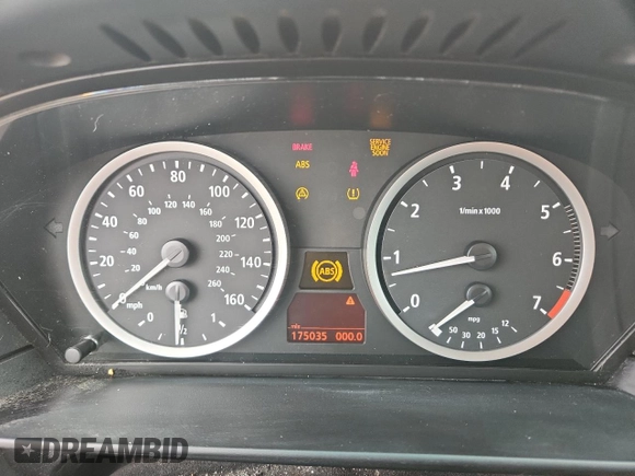 2007 BMW 5 Series 550i z VIN WBANB53547CN93565, wystawiony jako Copart lot #56524565 z przebiegiem 175 035 mil mil oraz Nie do naprawy • Non repairable. Historia ofert i sprzedaży dostępna na DreamBid. Obrazek 9.