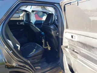 2020 Ford Explorer ST with VIN 1FM5K8GCXLGB71411, listed as a IAAI auction lot 41131576 with 72,162 mi miles. Bid and sale history available at carsss.com. Image 8.