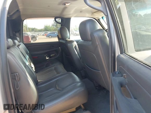 2004 Chevrolet Avalanche z VIN 3GNEC12T64G264780, wystawiony jako IAAI lot #42003058 z przebiegiem 238 732 mil mil oraz . Historia ofert i sprzedaży dostępna na DreamBid. Obrazek 8.