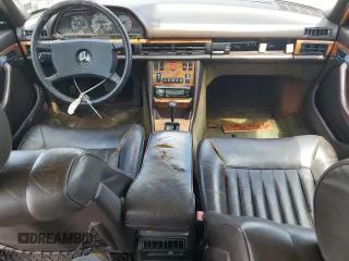 1982 Mercedes-Benz 380 z VIN WDBCA33A2CB029426, wystawiony jako Copart lot #56716845 z przebiegiem 80 627 mil mil oraz Czysty tytuł • Clean title. Historia ofert i sprzedaży dostępna na DreamBid. Obrazek 8.