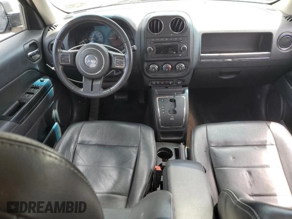 2014 Jeep Patriot Latitude z VIN 1C4NJPFA8ED679463, wystawiony jako Copart lot #57115775 z przebiegiem 183 218 mil mil oraz Szkoda całkowita • Salvage title. Historia ofert i sprzedaży dostępna na DreamBid. Obrazek 8.