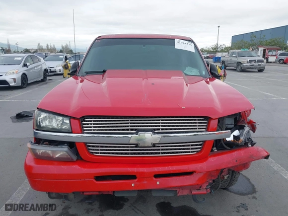 2004 Chevrolet Silverado 1500 Work Truck with VIN 2GCEC19T441162305, listed as a IAAI auction lot 42044275 with 154,971 mi miles. Bid and sale history available at carsss.com. Image 13.