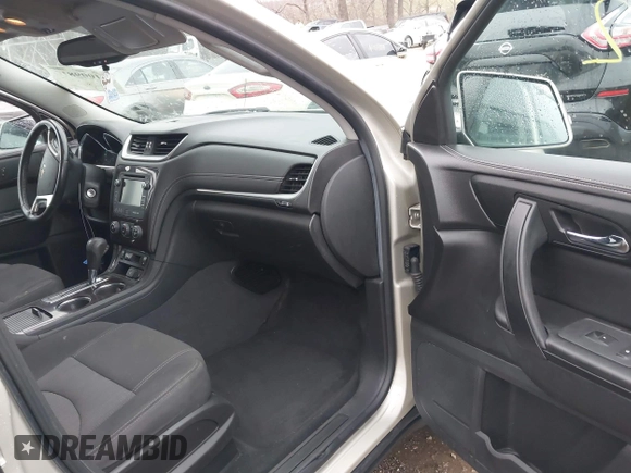 2015 Chevrolet Traverse LT with VIN 1GNKRGKDXFJ241842, listed as a IAAI auction lot 41009812 with 149,158 mi miles. Bid and sale history available at carsss.com. Image 5.