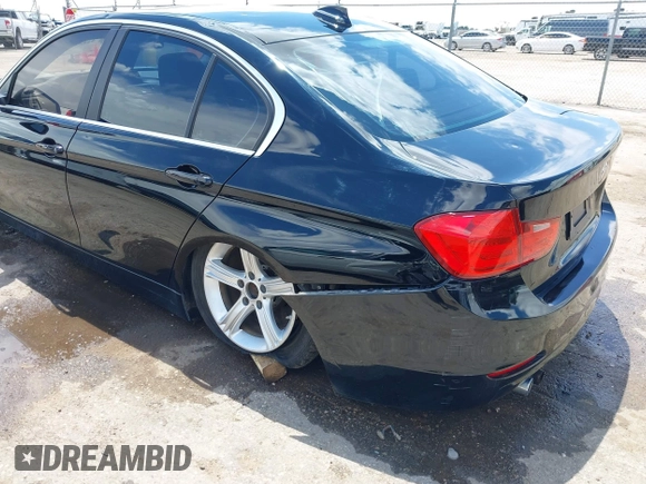2015 BMW 3 Series 328i z VIN WBA3C1C58FK117742, wystawiony jako IAAI lot #42225843 z przebiegiem 92 583 mil mil oraz . Historia ofert i sprzedaży dostępna na DreamBid. Obrazek 18.