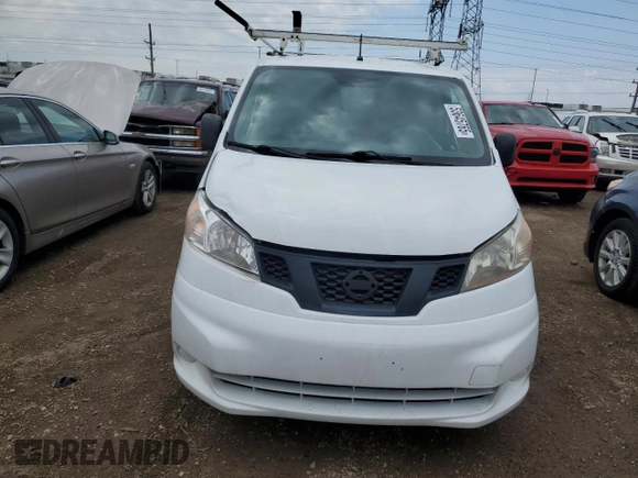 2015 Nissan NV200 S z VIN 3N6CM0KN9FK711799, wystawiony jako Copart lot #53645765 z przebiegiem 105 226 mil mil oraz Szkoda całkowita • Salvage title. Historia ofert i sprzedaży dostępna na DreamBid. Obrazek 5.