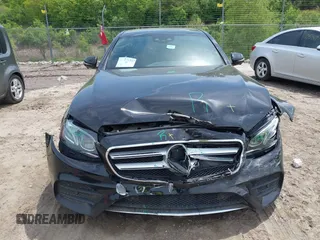 2018 Mercedes-Benz E with VIN WDDZF4KB2JA381699, listed as a IAAI auction lot 39407980 with 52,865 mi miles. Bid and sale history available at carsss.com. Image 12.