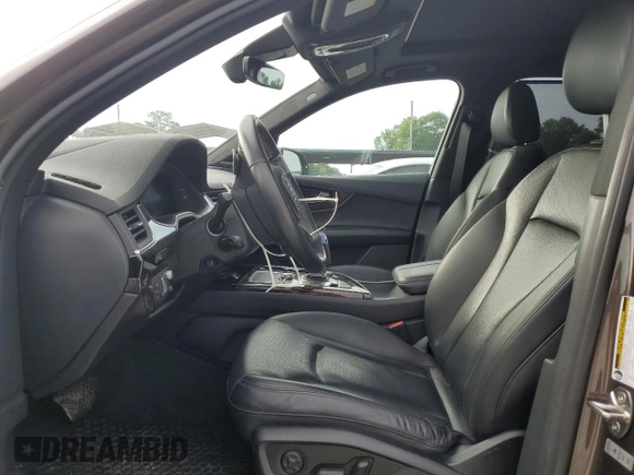 2018 Audi Q7 Prestige z VIN WA1VAAF72JD023846, wystawiony jako Copart lot #56016385 z przebiegiem 55 626 mil mil oraz Szkoda całkowita • Salvage title. Historia ofert i sprzedaży dostępna na DreamBid. Obrazek 7.