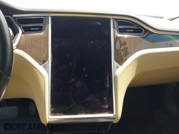 2013 Tesla Model S с VIN 5YJSA1CN9DFP09973, выставлен на аукционе IAAI как лот 42724026 с пробегом 61 546 миль миль и . История ставок и продаж доступна на DreamBid. Изображение 19.