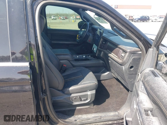 2022 Ford Expedition Platinum with VIN 1FMJU1MT0NEA10620, listed as a IAAI auction lot 41753686 with 58,709 mi miles and . Bid and sale history available at DreamBid. Image 5.
