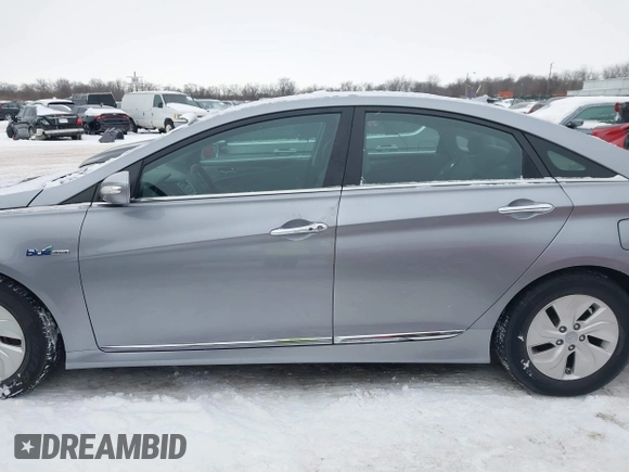 2014 Hyundai Sonata Hybrid Limited with VIN KMHEC4A4XEA117023, listed as a IAAI auction lot 41299461 with 154,822 mi miles. Bid and sale history available at carsss.com. Image 14.