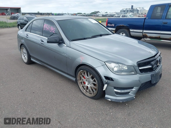 2013 Mercedes-Benz C 300 Sport с VIN WDDGF8AB1DR256425, выставлен на аукционе IAAI как лот 42560342 с пробегом 119 440 миль миль и . История ставок и продаж доступна на DreamBid. Изображение 1.