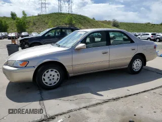 1997 Toyota Camry LE z VIN 4T1BG22K9VU786570, wystawiony jako Copart lot #60936215 z przebiegiem 123 101 mil mil oraz Czysty tytuł • Clean title. Historia ofert i sprzedaży dostępna na DreamBid. Obrazek 1.
