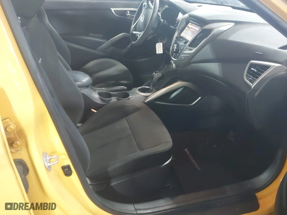 2015 Hyundai Veloster with VIN KMHTC6AD4FU244725, listed as a IAAI auction lot 41547996 with 70,203 mi miles. Bid and sale history available at carsss.com. Image 5.