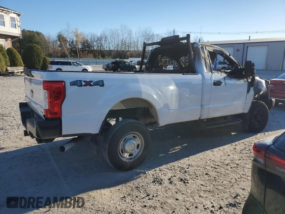 2017 Ford Super Duty F-250 SRW XLT with VIN 1FTBF2B67HEE34127, listed as a Copart auction lot 80264044 with Not Provided miles and Salvage Title. Bid and sale history available at carsss.com. Image 3.