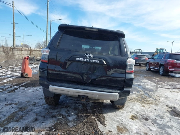 2019 Toyota 4Runner SR5 with VIN JTEBU5JR8K5735284, listed as a IAAI auction lot 41441632 with 32,402 mi miles. Bid and sale history available at carsss.com. Image 16.