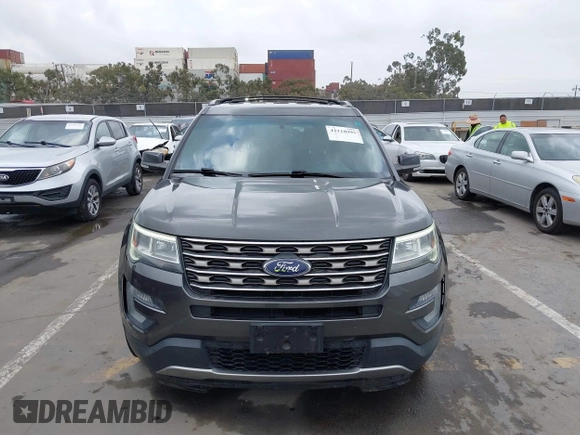 2016 Ford Explorer XLT with VIN 1FM5K7DH8GGB95352, listed as a IAAI auction lot 42118995 with 140,963 mi miles and . Bid and sale history available at carsss.com. Image 6.