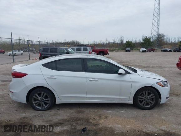 2017 Hyundai Elantra SE z VIN 5NPD84LF8HH162085, wystawiony jako IAAI lot #42153313 z przebiegiem 105 980 mil mil oraz . Historia ofert i sprzedaży dostępna na DreamBid. Obrazek 13.