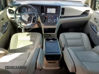 2019 Toyota Sienna XLE Auto Access Seat z VIN 5TDYZ3DC9KS995084, wystawiony jako Copart lot #59058395 z przebiegiem 47 104 mil mil oraz Szkoda całkowita • Salvage title. Historia ofert i sprzedaży dostępna na DreamBid. Obrazek 8.