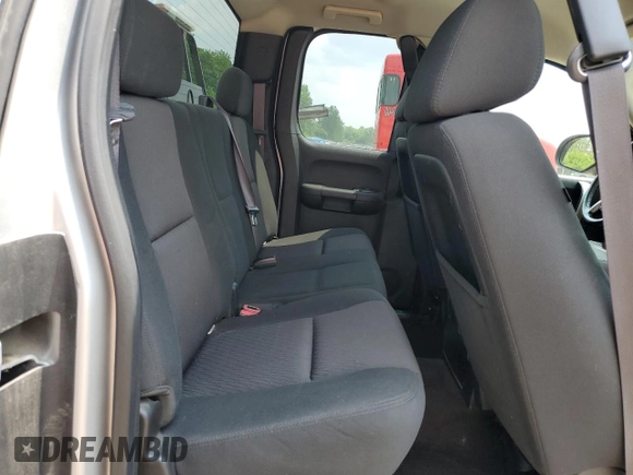 2013 GMC Sierra 1500 SLE z VIN 1GTR2VE71DZ178876, wystawiony jako Copart lot #59095005 z przebiegiem 169 458 mil mil oraz Czysty tytuł • Clean title. Historia ofert i sprzedaży dostępna na DreamBid. Obrazek 10.