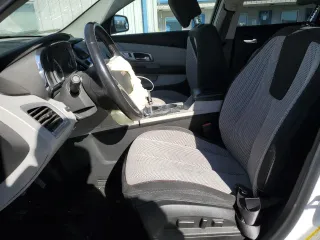 2017 GMC Terrain SLE z VIN 2GKALNEKXH6197737, wystawiony jako Copart lot #48365645 z przebiegiem Nie podano mil oraz Szkoda całkowita • Salvage title. Historia ofert i sprzedaży dostępna na DreamBid. Obrazek 7.