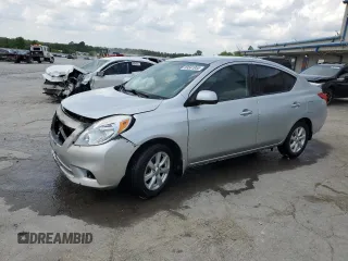 2014 Nissan Versa SV z VIN 3N1CN7AP9EL802921, wystawiony jako Copart lot #59581955 z przebiegiem 179 170 mil mil oraz Szkoda całkowita • Salvage title. Historia ofert i sprzedaży dostępna na DreamBid. Obrazek 1.