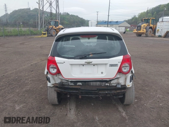 2010 Chevrolet Aveo 2LT z VIN KL1TG6DE6AB117404, wystawiony jako IAAI lot #42112930 z przebiegiem 105 519 mil mil oraz . Historia ofert i sprzedaży dostępna na DreamBid. Obrazek 17.