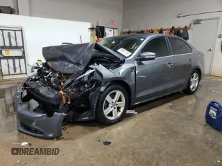 2014 Volkswagen Jetta TDI w/Premium/Nav с VIN 3VWLL7AJ0EM388496, выставлен на аукционе Copart как лот 81067174 с пробегом 213 052 миль миль и На запчасти • Non repairable. История ставок и продаж доступна на DreamBid. Изображение 1.