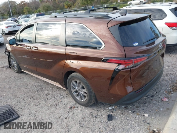 2022 Toyota Sienna XLE with VIN 5TDJRKEC4NS094526, listed as a IAAI auction lot 41399573 with 107,026 mi miles. Bid and sale history available at carsss.com. Image 3.