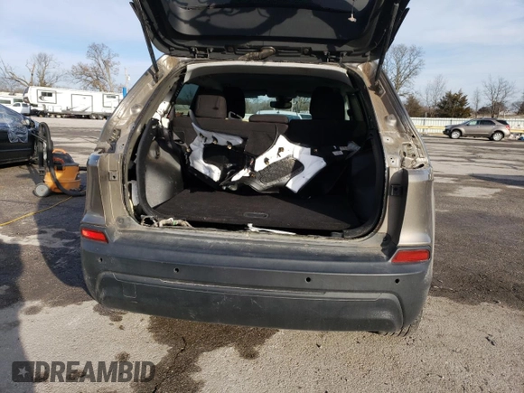 2020 Jeep Cherokee Latitude with VIN 1C4PJMCB7LD646178, listed as a Copart auction lot 45192335 with 80,860 mi miles and Salvage Title. Bid and sale history available at carsss.com. Image 6.