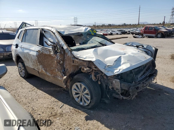 2020 Volkswagen Tiguan S z VIN 3VV0B7AX4LM020785, wystawiony jako Copart lot #87152244 z przebiegiem Nie podano mil oraz Szkoda całkowita • Salvage title. Historia ofert i sprzedaży dostępna na DreamBid. Obrazek 4.