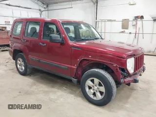 2011 Jeep Liberty Sport Jet z VIN 1J4PN2GK5BW531790, wystawiony jako IAAI lot #42333380 z przebiegiem 179 835 mil mil oraz . Historia ofert i sprzedaży dostępna na DreamBid. Obrazek 1.
