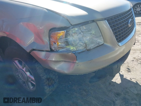 2004 Ford Expedition Special Service with VIN 1FMRU15WX4LB90730, listed as a IAAI auction lot 41478361 with 273,240 mi miles. Bid and sale history available at carsss.com. Image 6.