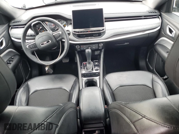 2023 Jeep Compass Latitude с VIN 3C4NJDBN8PT562163, выставлен на аукционе Copart как лот 63021635 с пробегом 51 549 миль миль и Списание • Salvage title. История ставок и продаж доступна на DreamBid. Изображение 8.