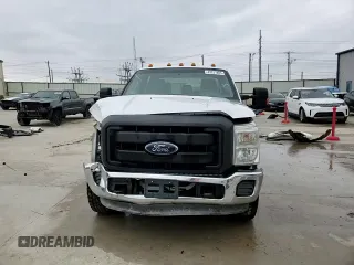 2016 Ford F-350 Platinum z VIN 1FT8W3B67GEC13450, wystawiony jako Copart lot #43721885 z przebiegiem 133 259 mil mil oraz Czysty tytuł • Clean title. Historia ofert i sprzedaży dostępna na DreamBid. Obrazek 14.