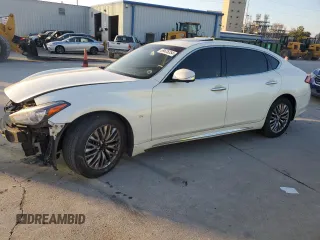 2016 Infiniti Q70 z VIN JN1BY1PP1GM630786, wystawiony jako Copart lot #69625354 z przebiegiem 209 979 mil mil oraz Szkoda całkowita • Salvage title. Historia ofert i sprzedaży dostępna na DreamBid. Obrazek 1.