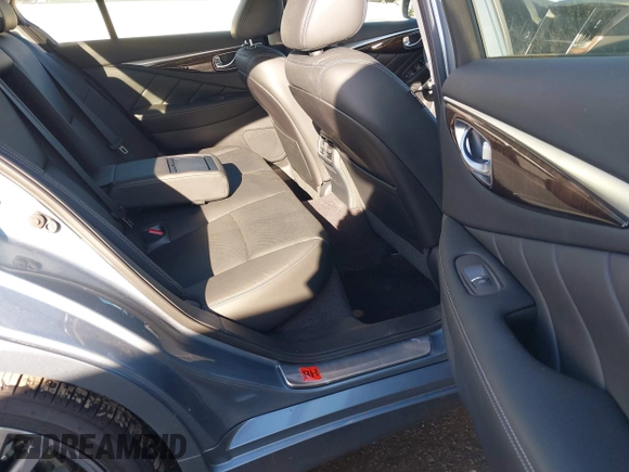 2018 Infiniti Q50 Hybrid Premium with VIN JN1AV7AR7JM540051, listed as a IAAI auction lot 41488180 with 1,110 mi miles and . Bid and sale history available at carsss.com. Image 8.