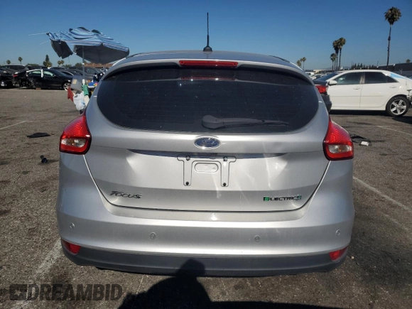 2015 Ford Focus Electric с VIN 1FADP3R42FL380198, выставлен на аукционе Copart как лот 64259355 с пробегом 43 566 миль миль и Чистый • Clean title. История ставок и продаж доступна на DreamBid. Изображение 6.