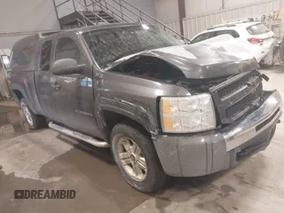 2010 Chevrolet Silverado 1500 LT with VIN 1GCSKSE34AZ261209, listed as a IAAI auction lot 41618235 with 188,408 mi miles. Bid and sale history available at carsss.com. Image 1.