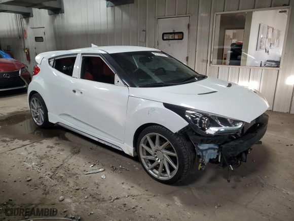 2014 Hyundai Veloster Turbo with VIN KMHTC6AE6EU208574, listed as a Copart auction lot 82103804 with 123,290 mi miles and Clean Title. Bid and sale history available at carsss.com. Image 4.
