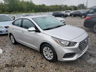 2019 Hyundai Accent SE with VIN 3KPC24A31KE056692, listed as a Copart auction lot 70831004 with 40,576 mi miles and Clean Title. Bid and sale history available at carsss.com. Image 4.