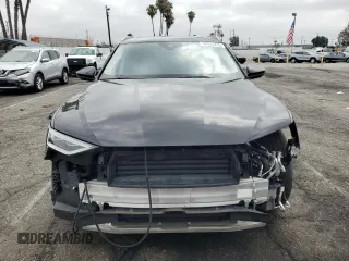2019 Audi e-tron Premium Plus с VIN WA1LABGE4KB021801, выставлен на аукционе Copart как лот 59353315 с пробегом 59 215 миль миль и Списание • Salvage title. История ставок и продаж доступна на DreamBid. Изображение 5.